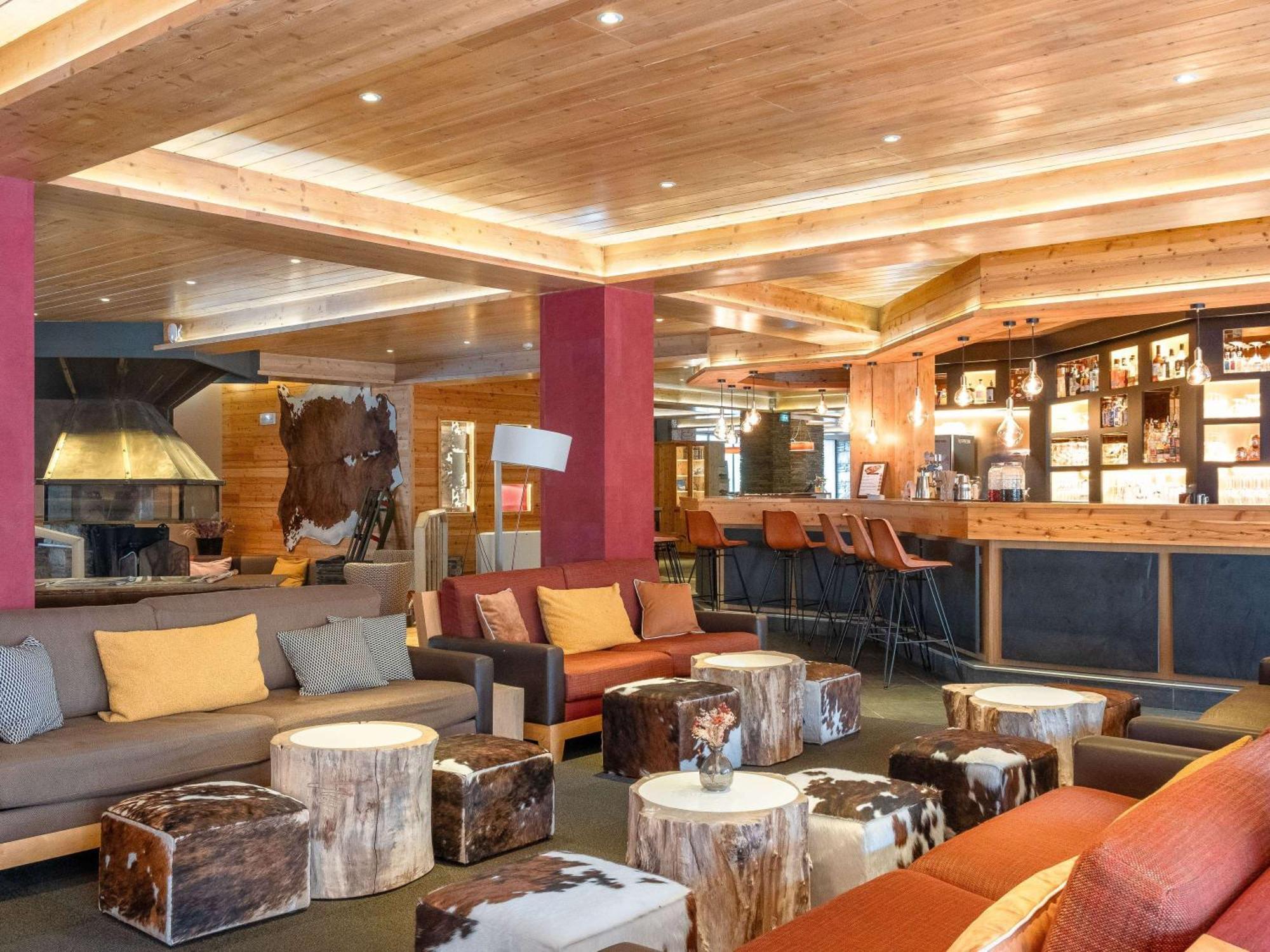 Mercure Saint-Lary Buitenkant foto
